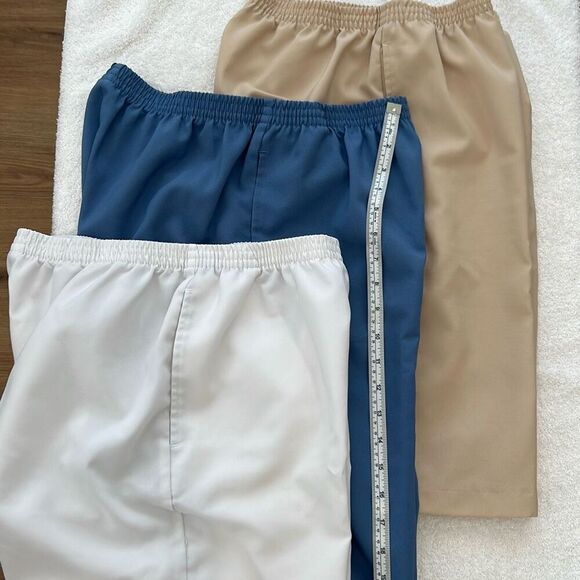 Lot of 3 Blair Women's Elastic Waist Mom Walking Shorts Blue Tan White Medium - Picture 1 of 7